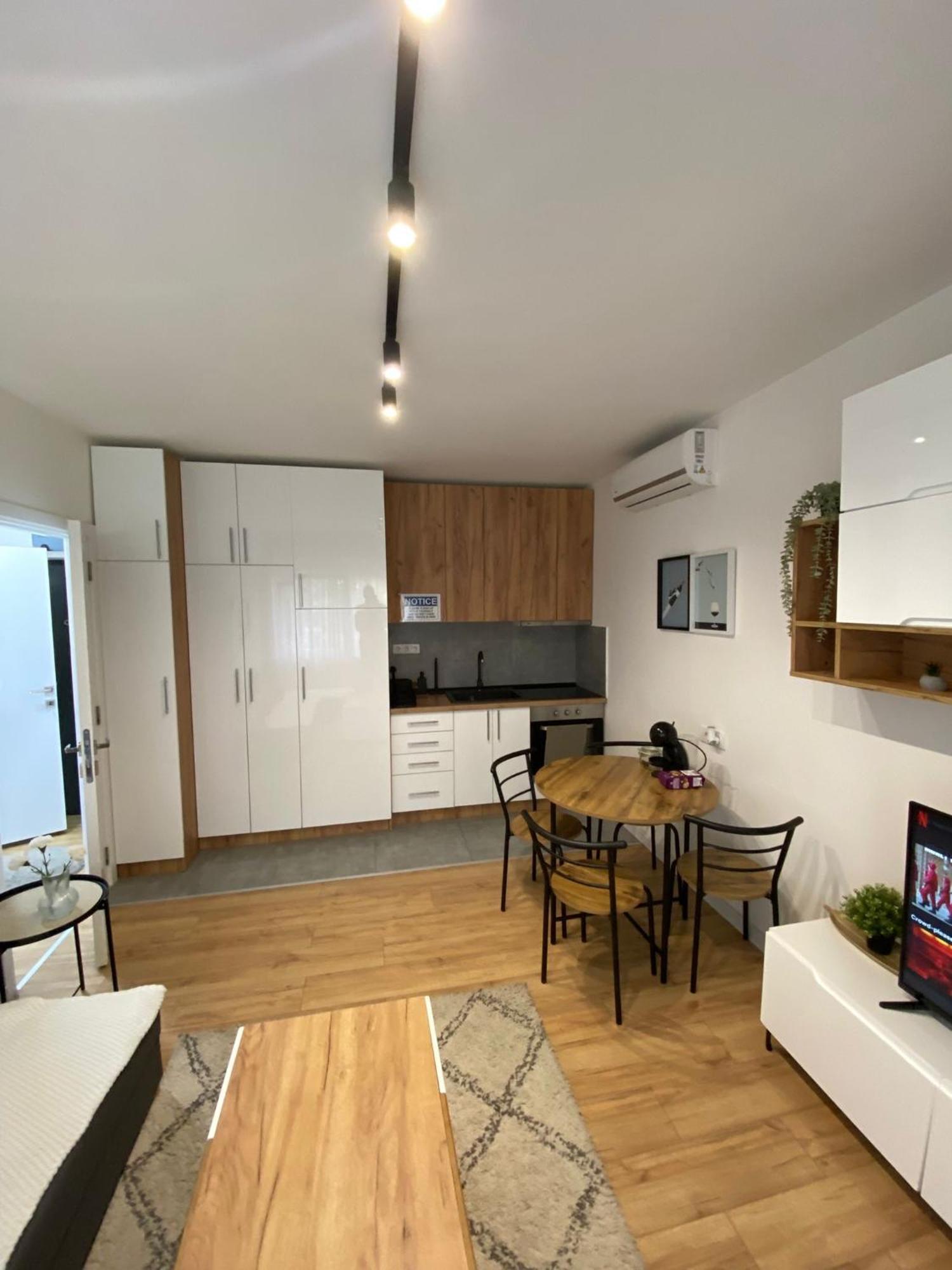Urban Oasis Apartment Sajmiste Exterior foto